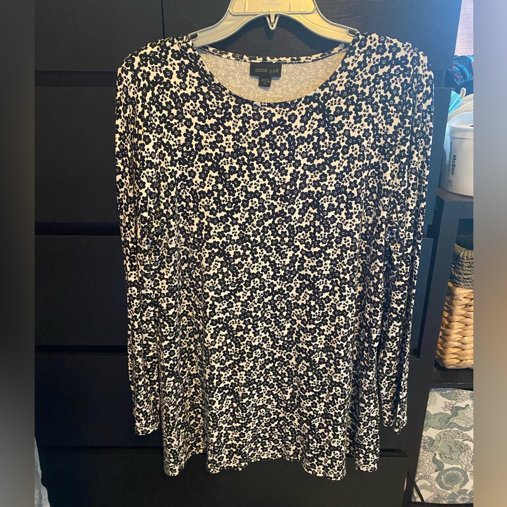 J. Jill Black and White Floral Tunic